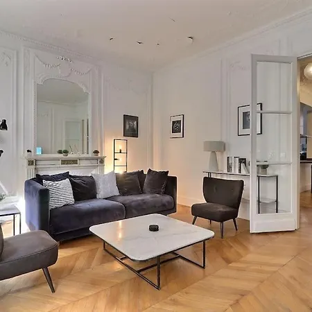 Luxury 3 Bedrooms Near Champs Elysees Apartment Paris