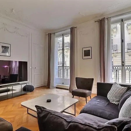 Apartment Luxury 3 Bedrooms Near Champs Elysees