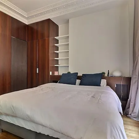 Luxury 3 Bedrooms Near Champs Elysees * Paris