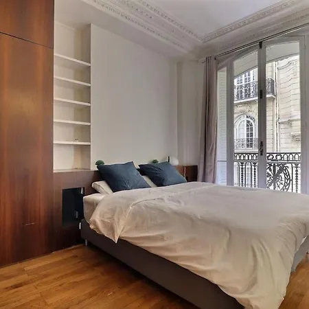 Apartment Luxury 3 Bedrooms Near Champs Elysees *
