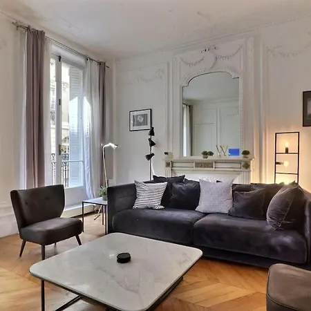 Luxury 3 Bedrooms Near Champs Elysees * パリ